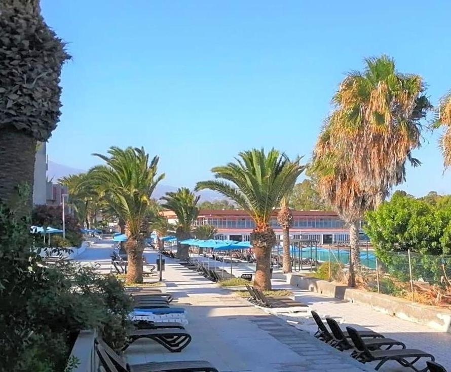 Beach-Front Tenerife Sth Sea And Pool View Costa Del Silencio Bagian luar foto